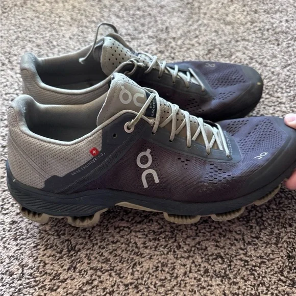 On Cloudsurfer running sneakers size 9.5 - Picture 8 of 8